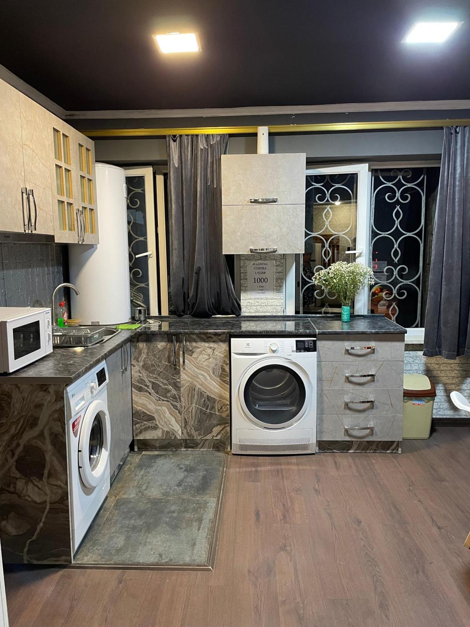 N 1 Hostel エレバン エクステリア 写真